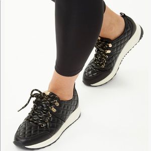 NWOT ladies black size 8 quilted sneaker